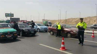 تحرير 5720 مخالفة مرورية على الطرق السريعة والصحراوية