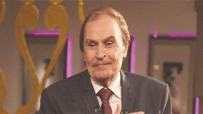 كلمات مؤثرة للفنانين في نعي عزت العلايلي