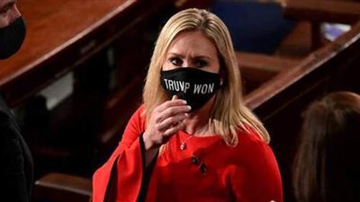 النواب الأمريكي يعاقب إحدى عضواته لمطالبتها بعزل بايدن