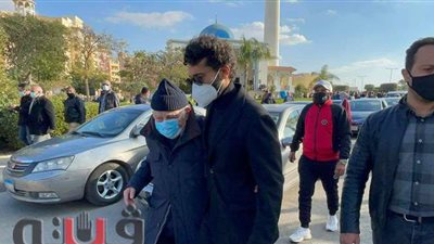 خالد النبوي وإيهاب فهمي وعمرو محمود ياسين في جنازة عزت العلايلي | صور