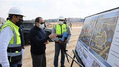 السيسي يتفقد مركز النقل المتكامل وتطوير طرق ومحاور شرق القاهرة.. ويكلف بتضمين المركز كافة الخدمات والانتهاء من تطوير الطرق والمحاور