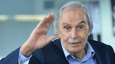 يسرا تنعى عزت العلايلي بكلمات مؤثرة