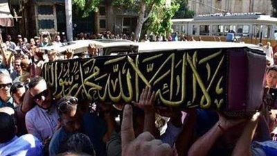 قلبي على أمي انفطر.. شاب يلحق بوالدته بعد أيام من وفاتها بالشرقية