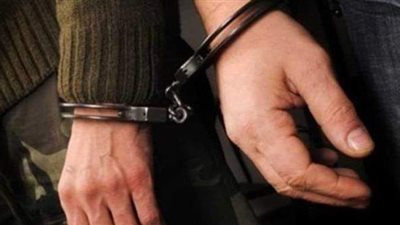 حبس عاطلان لحيازتهما كمية من الهيروين المخدر في النزهة والعبور
