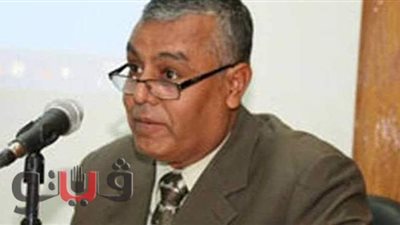 رئيس جامعة جنوب الوادي يلتقي أمناء الكليات ومسئولي شئون الطلاب