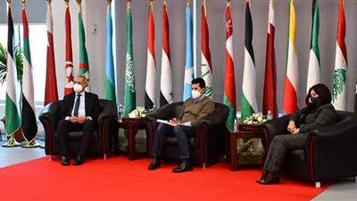 أشرف صبحي يلتقي شباب القاهرة الكبرى.. تعرف على التفاصيل