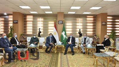 محافظ الشرقية ورئيس المصرية للصوامع يبحثان إقامة 4 صوامع مطورة