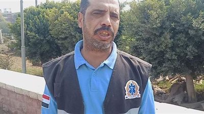 قائد سيارة إسعاف بأسيوط يروي تفاصيل تسليم مبلغ مالي كبير لأهل شاب توفي في حادث | فيديو