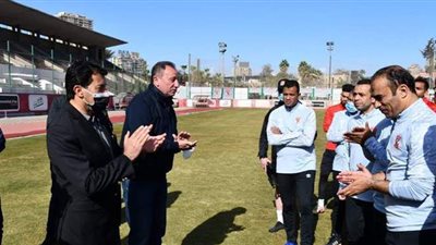 الخطيب يعقد جلسات نفسية للاعبي الأهلي قبل مواجهة بايرن