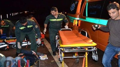 إصابة 6 أشخاص من أسرة واحدة في انقلاب سيارة بالطريق الصحراوي الشرقي