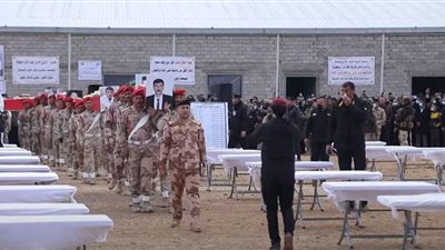 لحظة دفن رفات 104 عراقيين إيزيديين | فيديو