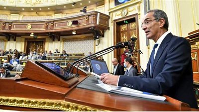 المواطنون أمام المكاتب منذ الفجر.. برلماني يطالب وزير الاتصالات بتحسين خدمات البريد