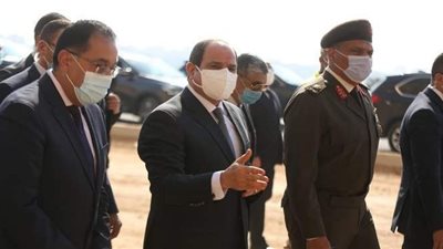 تفاصيل تفقد الرئيس السيسي لعزبة الهجانة