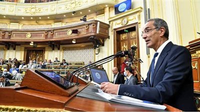 وزير الاتصالات يكشف خطة تطوير مكاتب البريد على مستوى الجمهورية