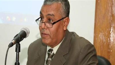 رئيس جامعة جنوب الوادي يهنئ أطباء الامتياز باجتياز امتحان مزاولة المهنة