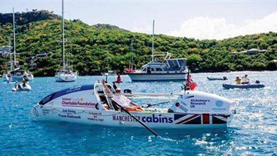 سبعيني يعبر الأطلسي مجدفاً بقاربه