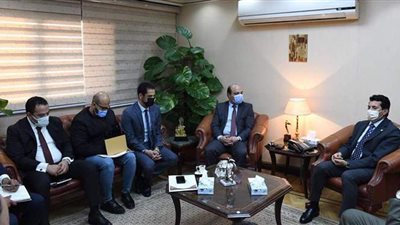 وزير الرياضة يبحث مع اتحاد الجمباز استعدادات استضافة كأس العالم