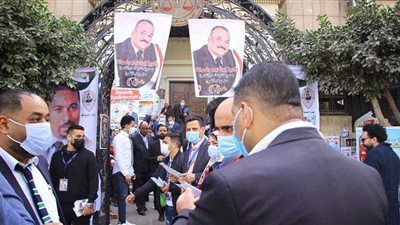 إقبال متوسط للمحامين على الانتخابات بالنقابة العامة | صور