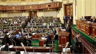 نائب: 5 تريليونات جنيه ديون.. ورئيس المجلس يطالب بالاختصار في الحديث
