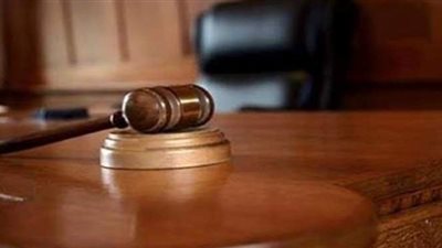 جنايات قنا: المؤبد لمزارع و١٠ سنوات لشقيقه وبراءة ابنه.. بتهمة قتل عامل