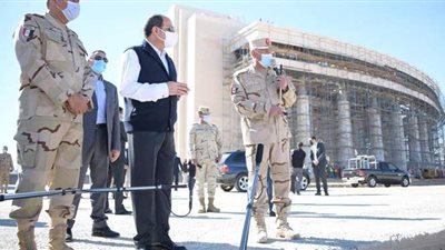 شاهد.. السيسي يتفقد مشروعات العاصمة الجديدة
