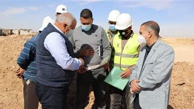 محافظ الوادي الجديد يتابع سير العمل بمشروع مجمع المصالح الحكومية المميكن