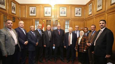 نقيب المحامين يستقبل اللجنة القضائية المشرفة على انتخابات الفرعيات