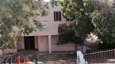 أهالي نجع الزقيم بقنا يطالبون بتشغيل الوحدة الصحية | فيديو وصور