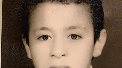 حمادة هلال ينشر صورة من مرحلة الطفولة: أيام كيس الكشري ورغيف العيش