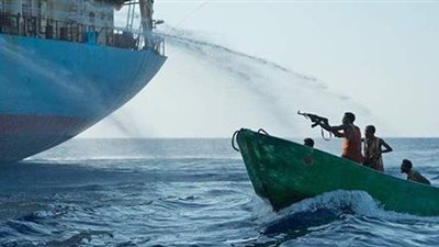تملكها شركة يونانية.. قراصنة يهاجمون ناقلة نفط في خليج غينيا