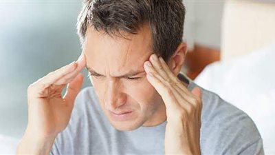 الصداع النصفي ومخاطره.. تُسببه الأصوات العالية والأضواء الساطعة.. ولكنه تحذير من أمراض القلب وتجلط الدم والسكتات الدماغية