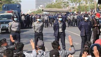 لليوم الخامس.. شوارع ميانمار تزدحم بالمحتجين مطالبين تسليم السلطة للحكومة