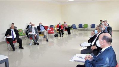 مجلس شئون المعاهد يناقش الاستعدادات لامتحانات الفصل الدراسي الأول