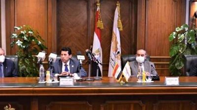 وزير الطيران  يستقبل أشرف صبحي ورئيس الاتحاد الدولى لكرة اليد