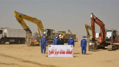 محافظ الجيزة يتفقد اصطفاف المعدات المشاركة فى تطوير 42 قرية | صور