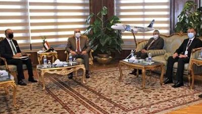 وزير الطيران يبحث التعاون مع سفير المكسيك في مجال التدريب