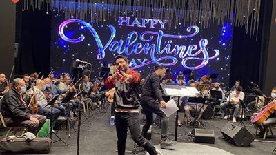 أحمد جمال يجري بروفة حفل عيد الحب بدار الأوبرا