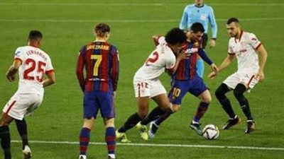 إشبيلية يهزم برشلونة 0/2 في ذهاب نصف نهائي كأس ملك إسبانيا