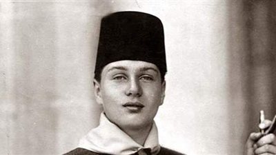 الملك فاروق يروي ذكريات طفولته: والدتي لوثت سمعتنا.. وهذه كل ثروتي بعد وفاة والدي