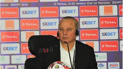 شوقي غريب: رمضان صبحي قائد ولا غنى عنه.. وهذا توقعي لمسيرة مصطفى محمد الاحترافية