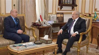 رئيس جامعة القاهرة يبحث مع سفير المغرب تعزيز التعاون الأكاديمي