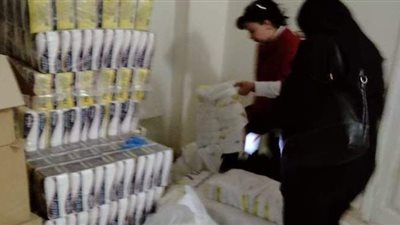 تحرير محضر لمواطن أدار فيلته لتجارة الأدوية المغشوشة بأسيوط | صور