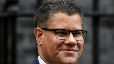 السفير البريطاني يرحب بزيارة رئيس مؤتمر الأمم المتحدة للمناخ لمصر