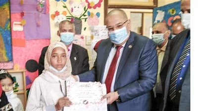 مدير تعليم الوادي الجديد يجري جولة بالفرافرة