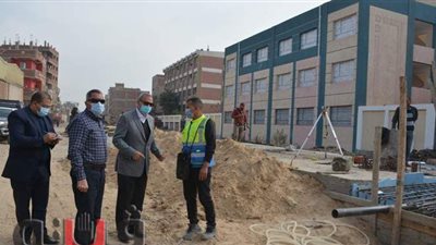 بعد تراكم القمامة بها.. محافظ القليوبية يُشرف على تطهير الترع