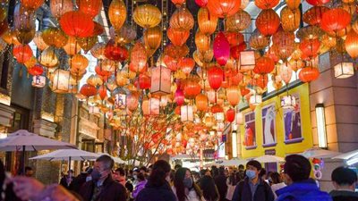 بمناسبة السنة الجديدة.. الاحتفالات تعم شوارع الصين | صور