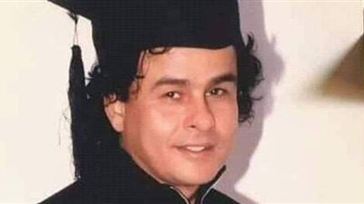 علي حميدة.. قصة كفاح بدأت من الصفر وانتهت بمحبة الجماهير.. من عائلة الشتور بمطروح.. و