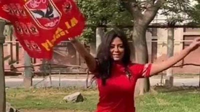 رانيا يوسف تحتفل بفوز الأهلي على طريقتها الخاصة | فيديو