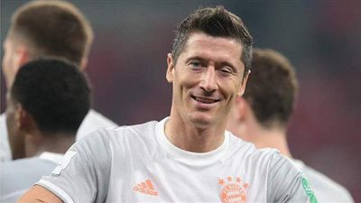 ليفاندوفسكي يفوز بجائزة أفضل لاعب في كأس العالم للأندية