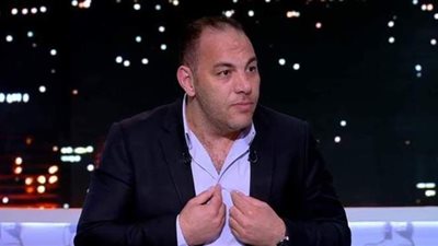 أحمد بلال عن مقارنة الأهلي بالزمالك: إيه اللي جاب القلعة جنب البحر | فيديو